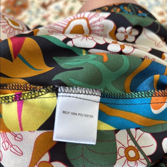 Rose & Olive Orange and Green Graphic 3/4 Elastic Sleeve Blouse - Picture 7 of 8